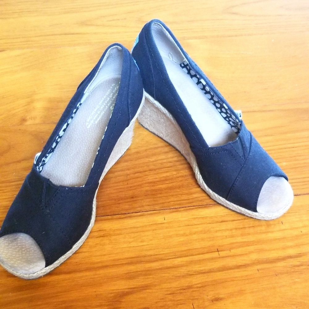 Black Tom Wedge